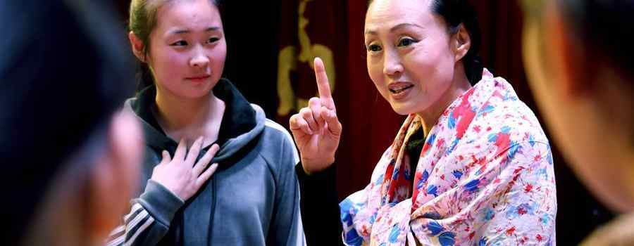 【来源：央广网】青春版评剧《秦香莲》在石家庄上演