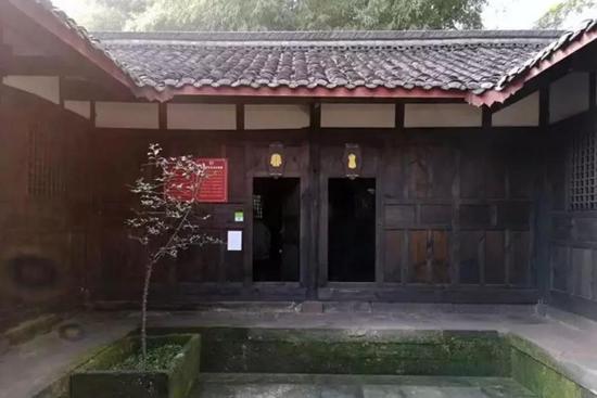 马修•比安 唱一首歌 声音作品:CD循环播放 2000