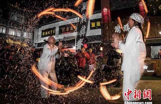 【来源：人民网】280余幅影像记录千年太原城发展之变