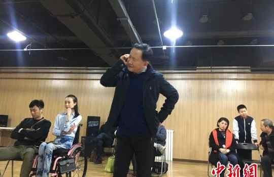 【来源：人民网】梁天加盟话剧《除夕》 一架航班徐展人生百态