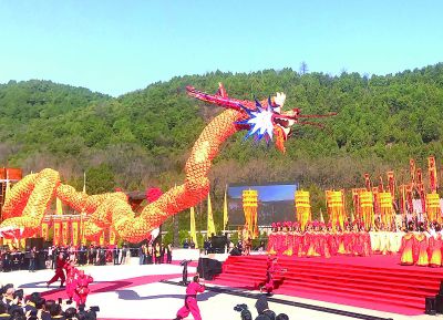 【来源：人民网】清明时节“旅”纷纷