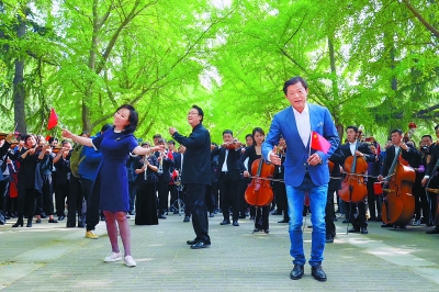 【来源：央广网】“快闪”揭幕中山公园音乐堂重张庆典