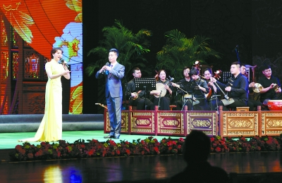 【来源：央广网】“五四青年节”京剧演唱会开演 唱响青春的风采