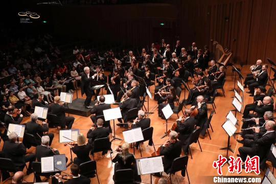 中捷建交70周年：捷克爱乐乐团南京上演古典乐盛宴