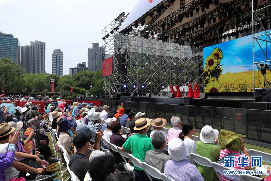 （文化）（1）第十二届中国艺术节公益惠民户外演出拉开序幕